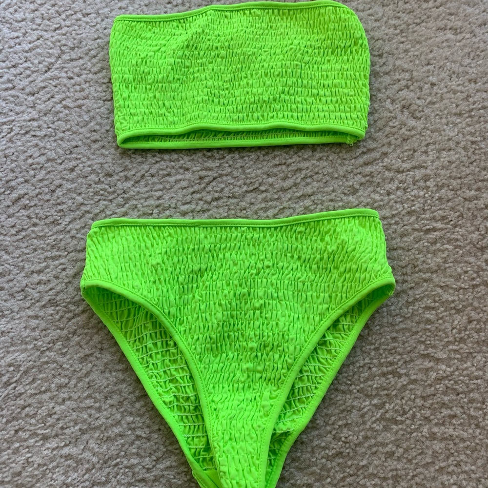 🧑🏾‍🎤🪲NEON 2 PC Bikini w/ TAGS!!